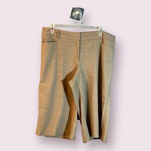 Lane Bryant “The Lena” Capri Women’s Size 22 Khaki